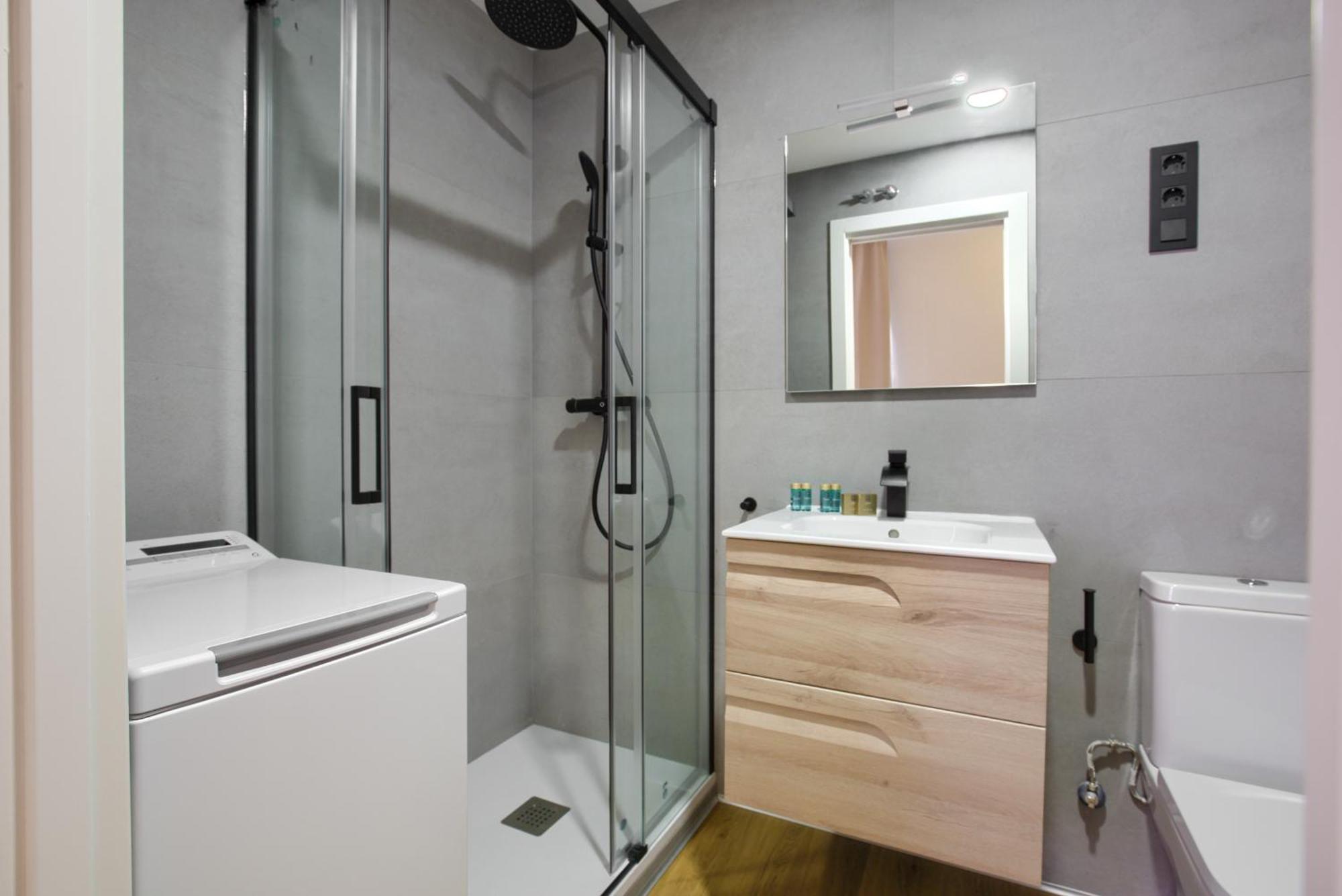 Dobo Madrid Justicia Apartment Room photo