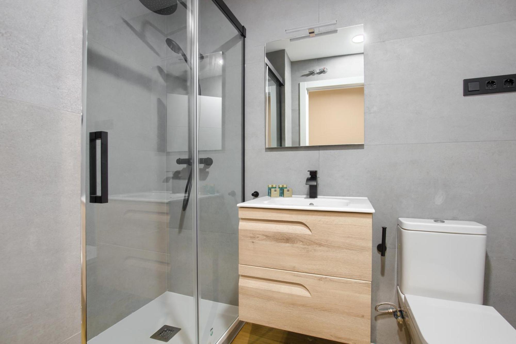 Dobo Madrid Justicia Apartment Room photo
